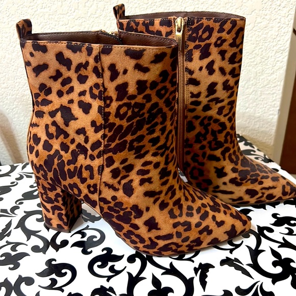 Justfab leopard booties - Picture 2 of 2